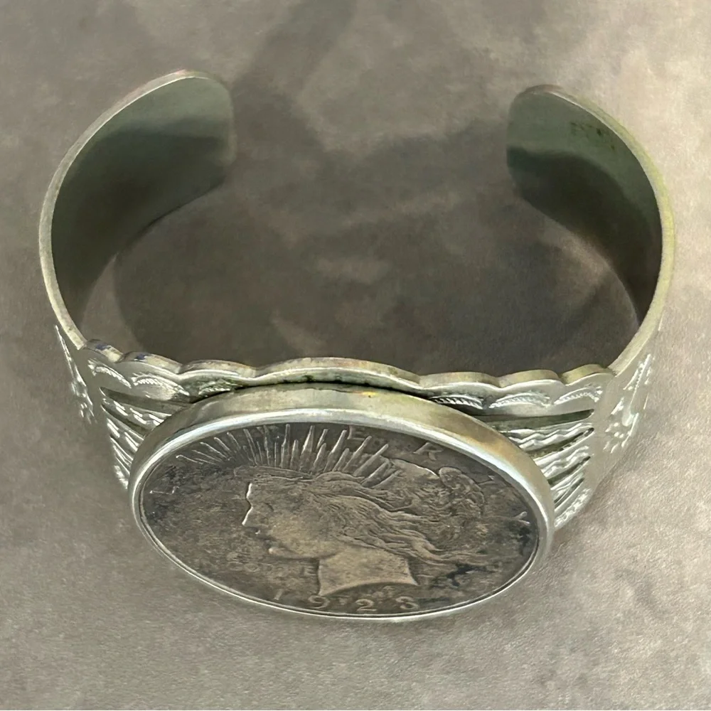 Vtg Antique Fred Harvey Era Navajo-Silver Cuff bracelet, 1923 US Peace Dollar - Picture 15 of 15